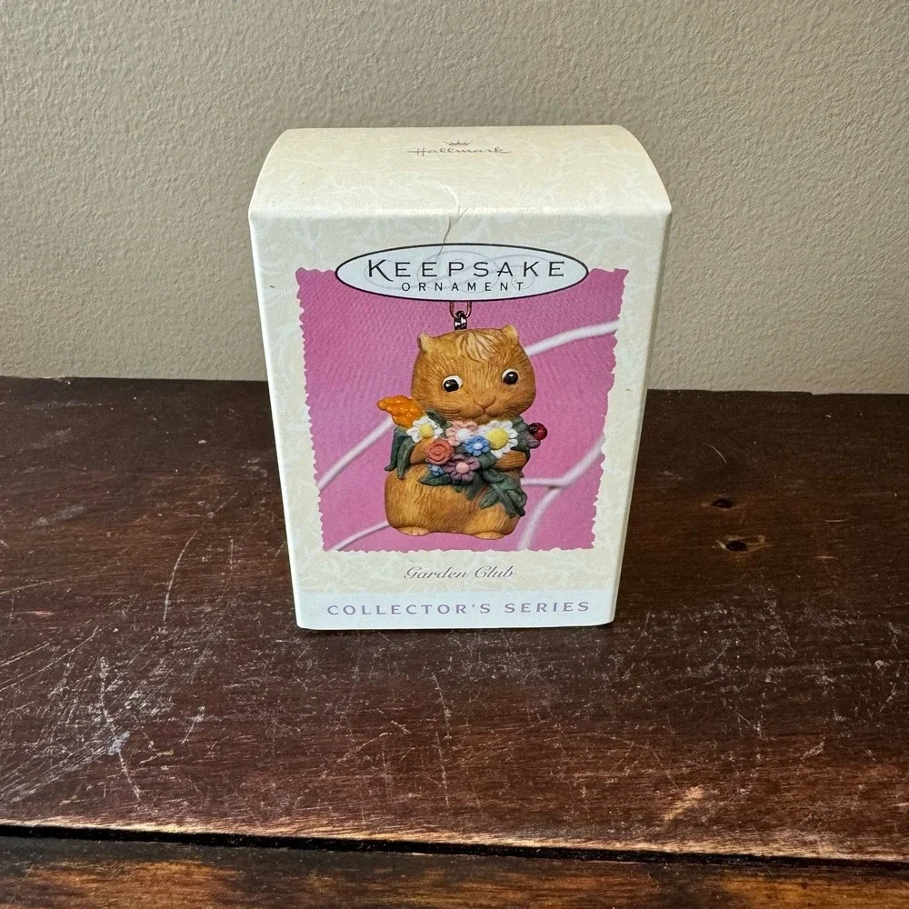 Hallmark Garden Club Chipmunk 1997 Spring Collection‎ Keepsake Ornament Spring